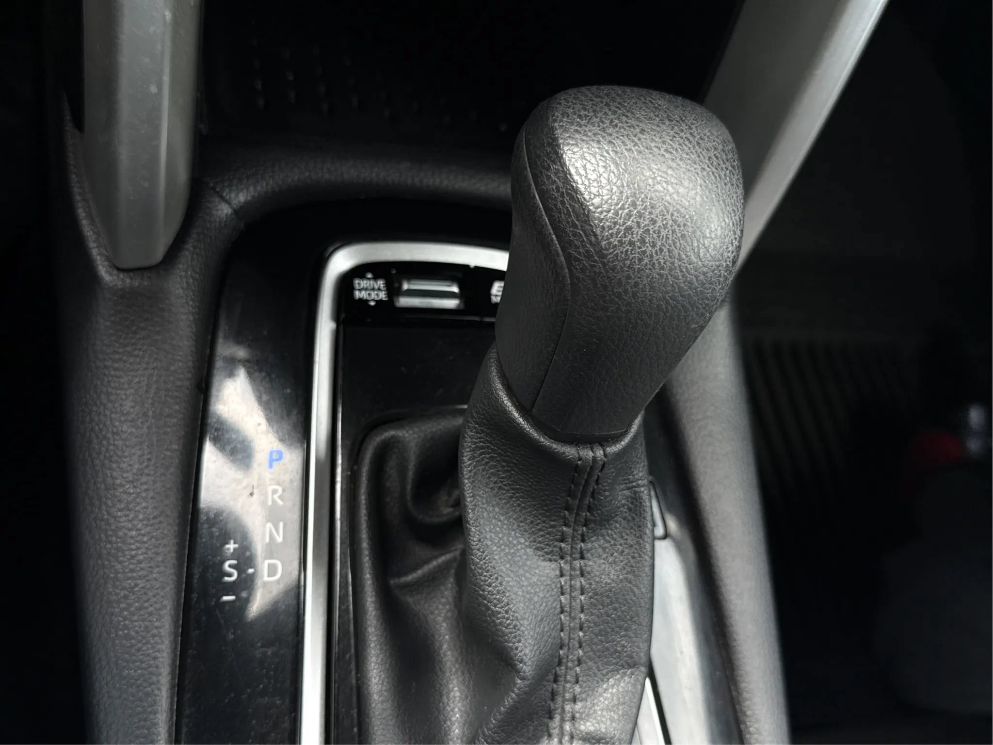 Used 2025 Toyota Corolla Cross AWD Hybrid image 21