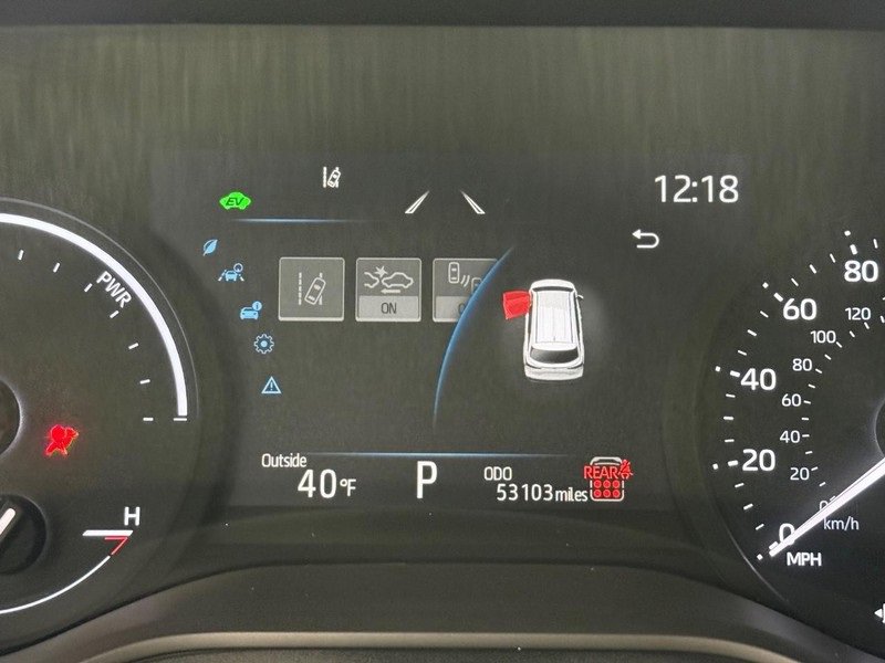 Used 2025 Toyota Sienna LE image 18