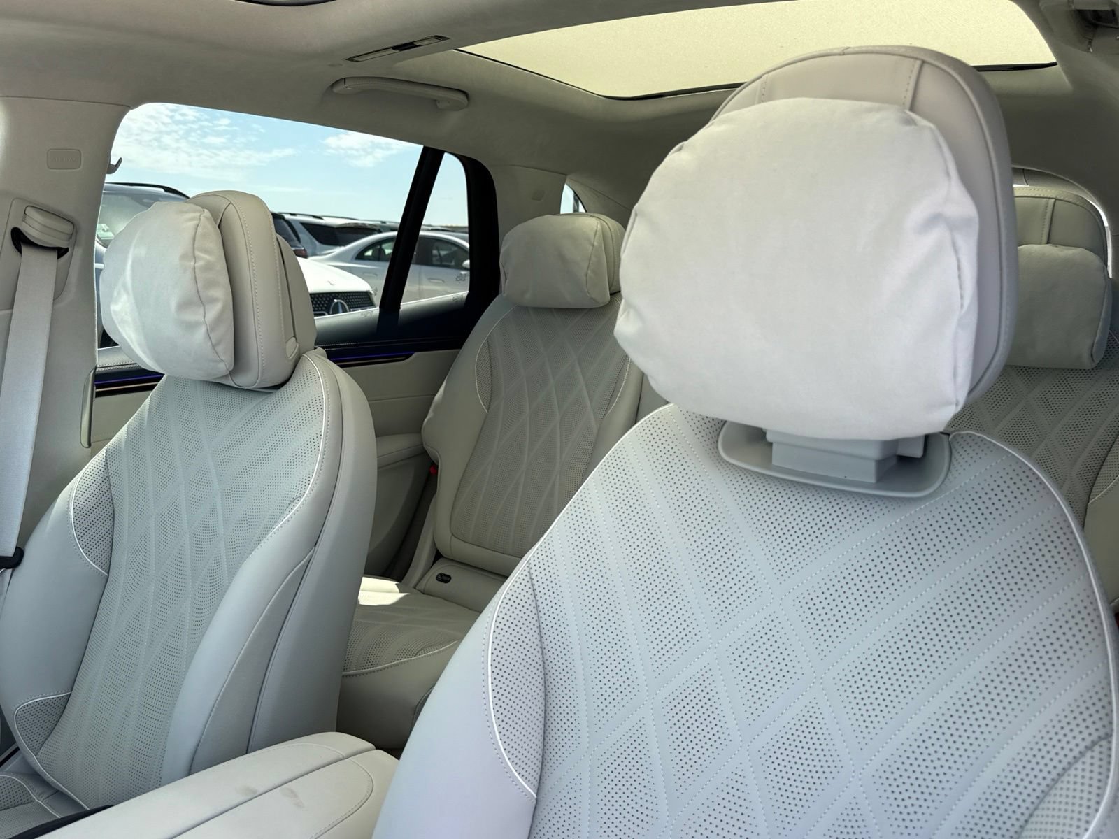 New 2026 Mercedes-Benz EQS 550 4MATIC SUV image 19