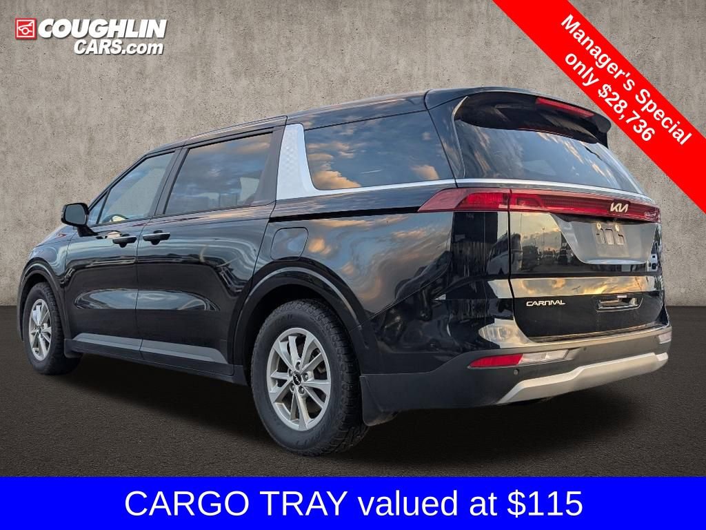 Used 2024 Kia Carnival LX image 5