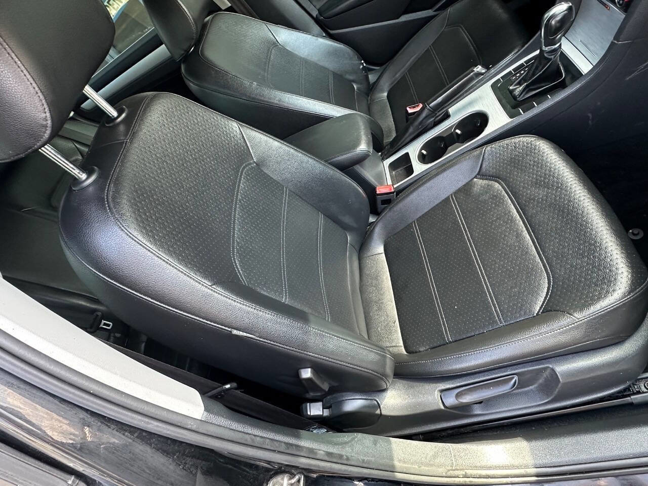 Used 2013 Volkswagen Passat TDI SE image 18