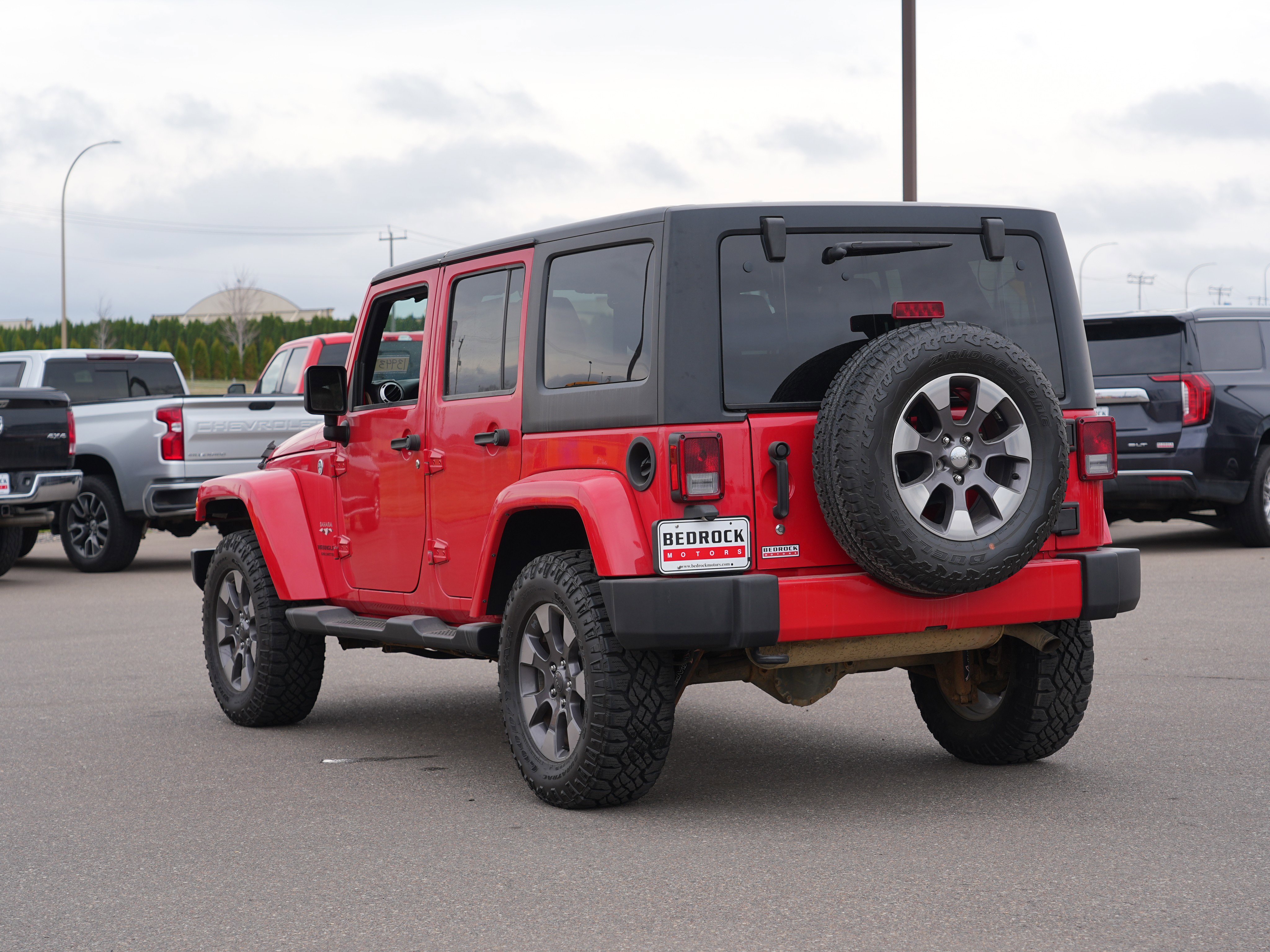Used 2016 Jeep Wrangler Unlimited Sahara w/ Connectivity Group image 5