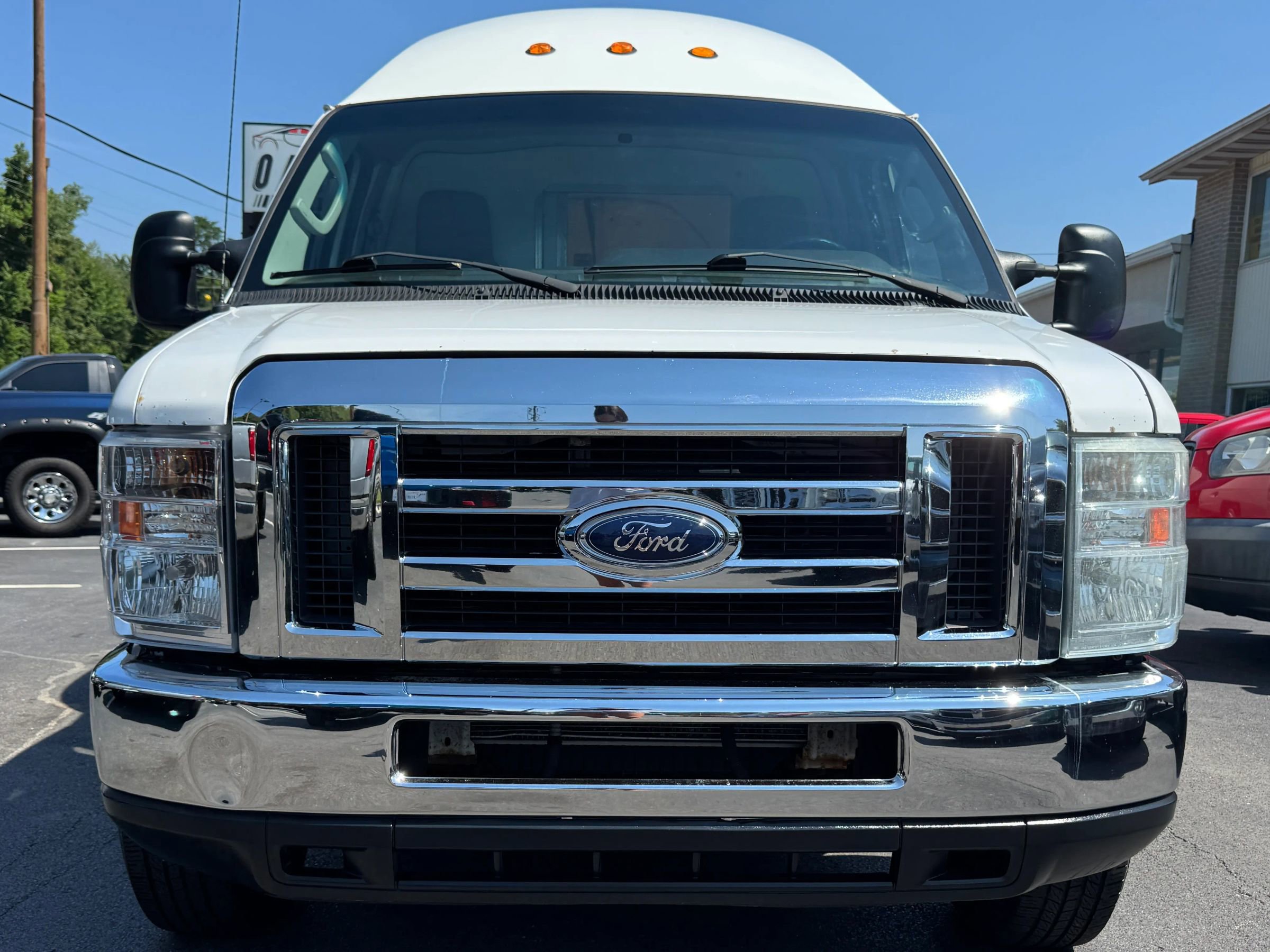 Used 2013 Ford E-350 and Econoline 350 Super Duty image 3
