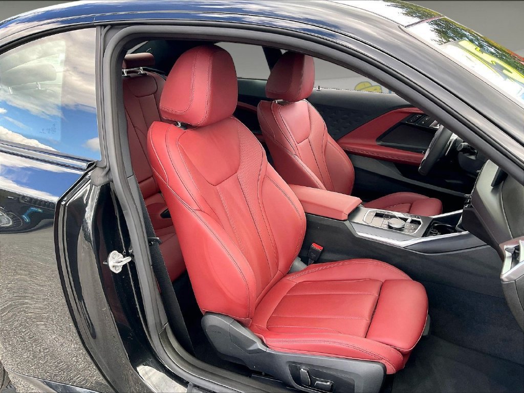 Used 2025 BMW 230i Coupe w/ Convenience Package RWD image 10