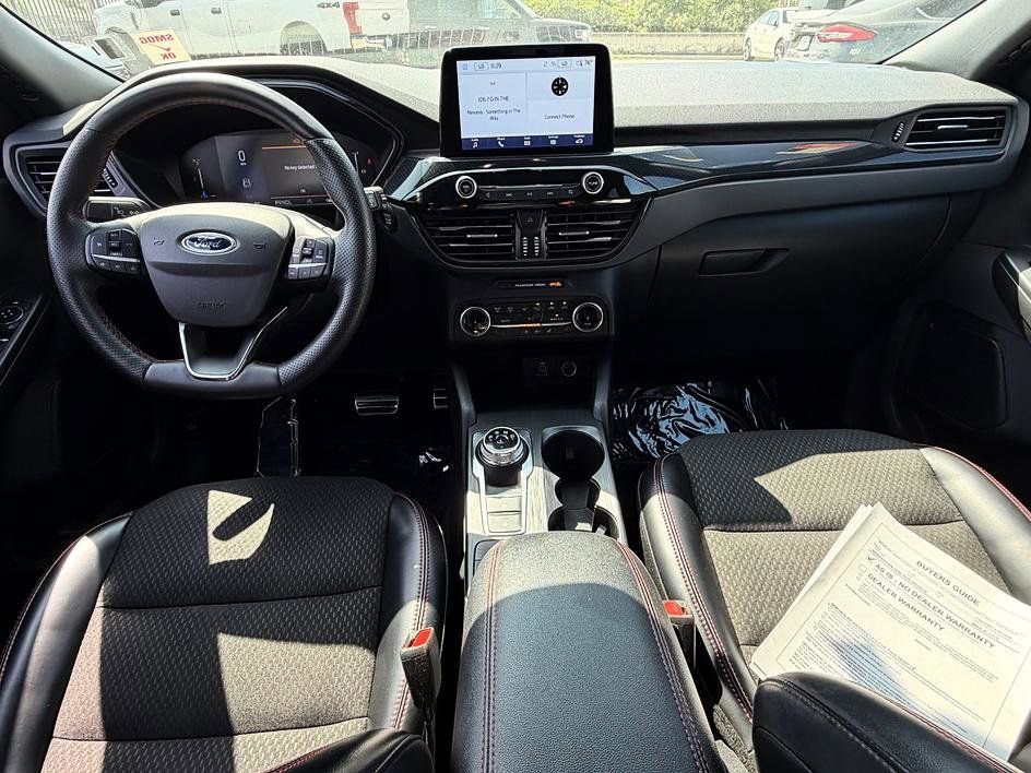 Certified 2024 Ford Escape ST-Line AWD/4WD image 35