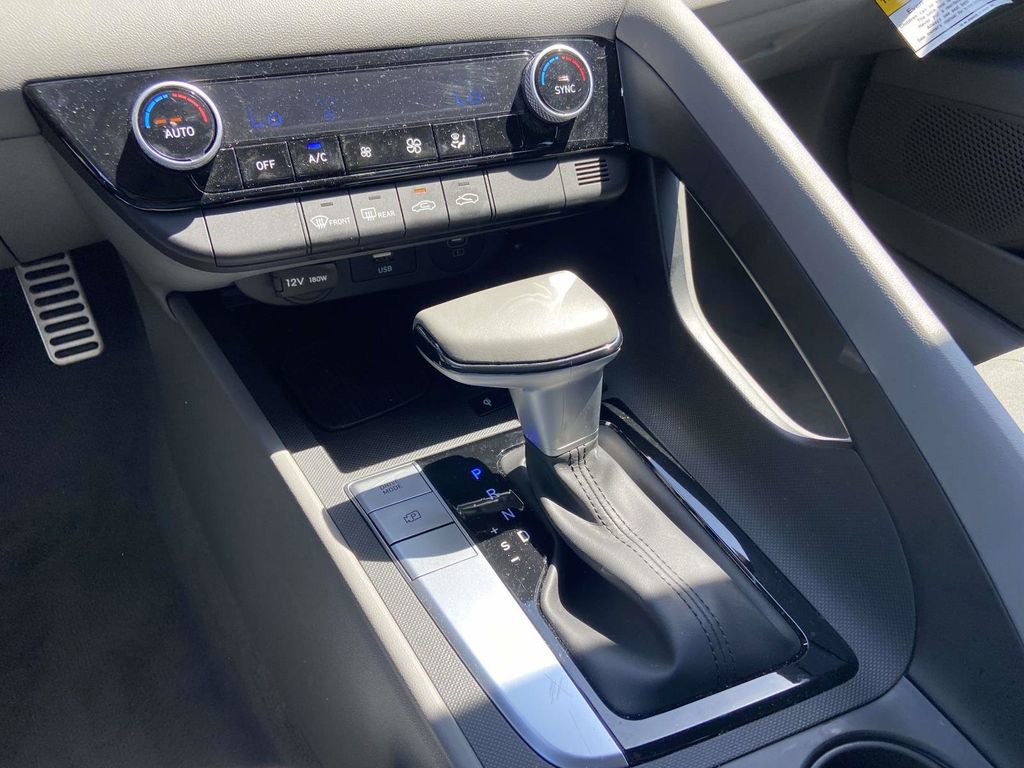 Used 2025 Hyundai Elantra Sport image 21