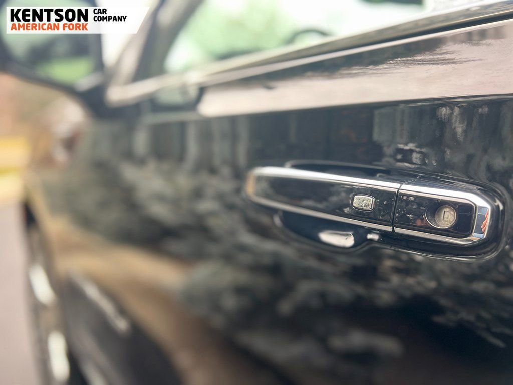 Used 2024 GMC Yukon Denali image 17