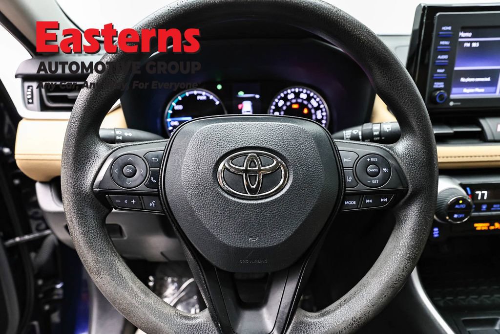 Used 2022 Toyota RAV4 XLE AWD/4WD image 10