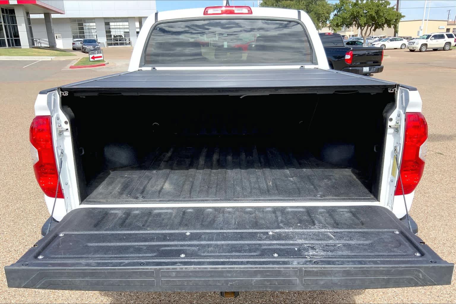 Used 2020 Toyota Tundra SR5 w/ SR5 Upgrade Package AWD/4WD image 35