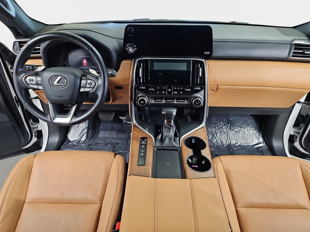 Used 2022 Lexus LX 600 4WD w/ Appearance Package image 10