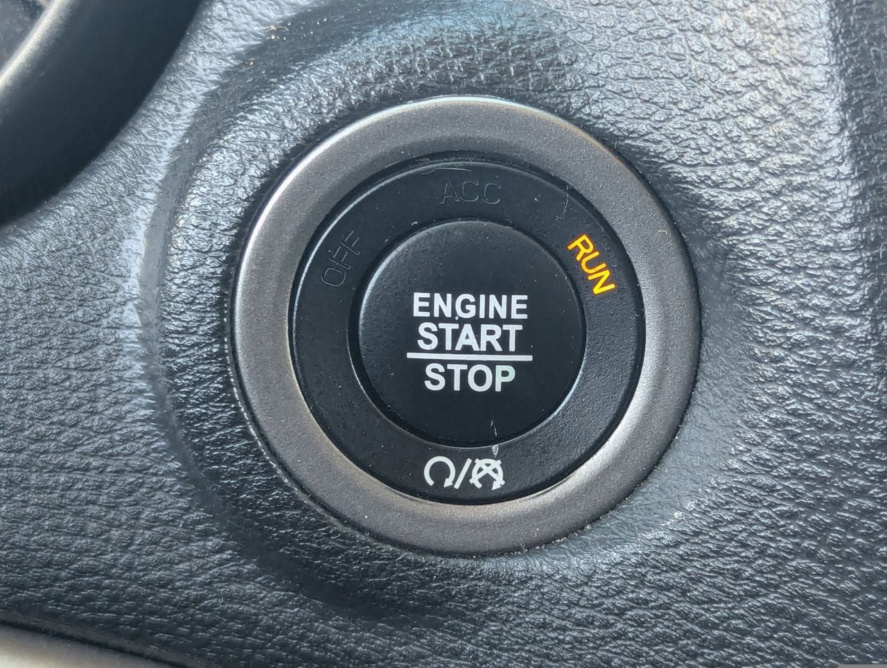 Used 2019 Dodge Journey Crossroad w/ Driver Convenience Group FWD image 28