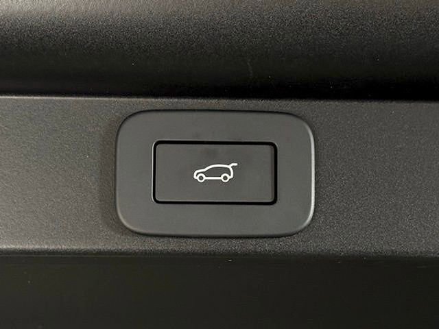 New 2025 Land Rover Range Rover SE image 19