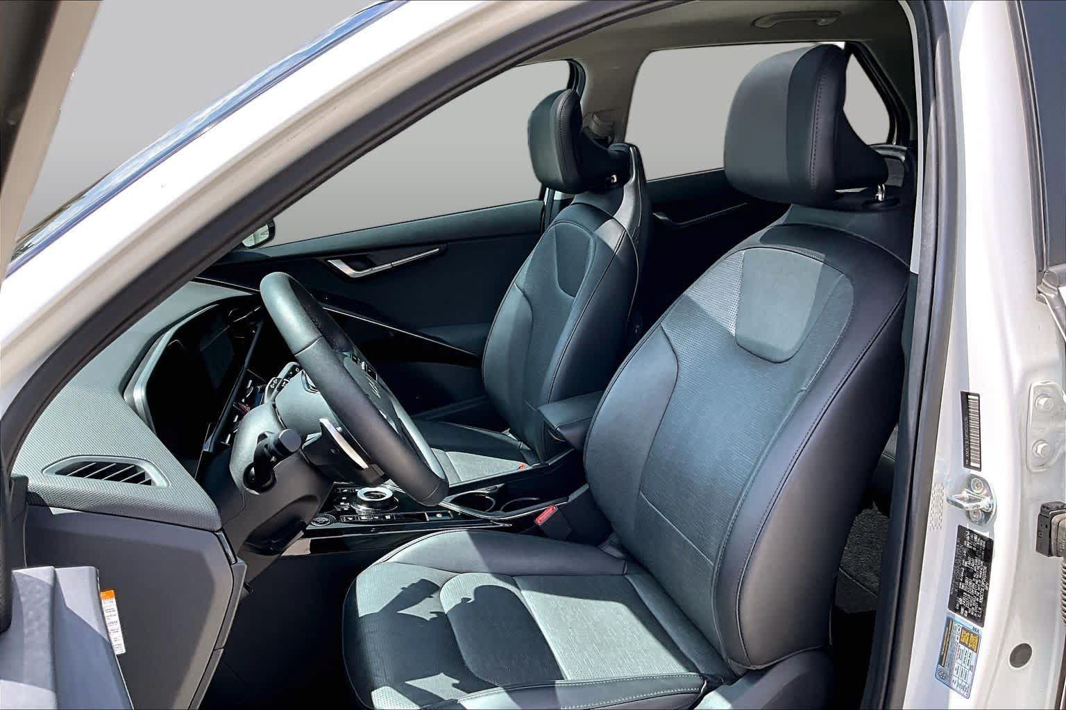 Certified 2023 Kia Niro Wave FWD image 7
