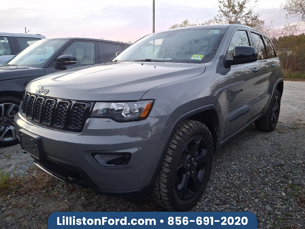 Used 2019 Jeep Grand Cherokee Laredo AWD/4WD image 1