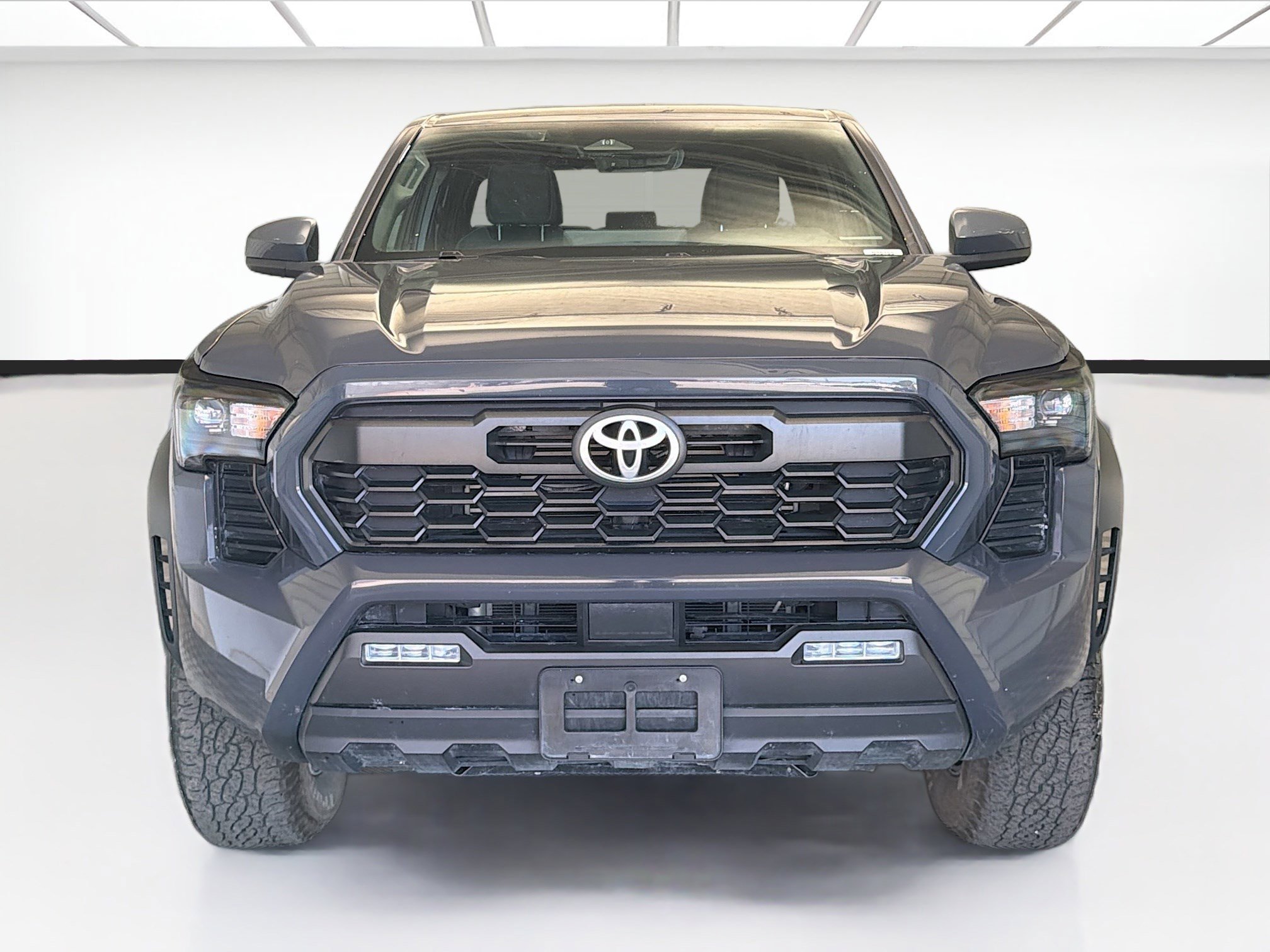 Used 2024 Toyota Tacoma TRD Off-Road image 2