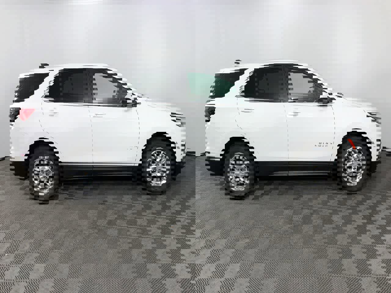 Used 2024 Chevrolet Equinox LT w/ LPO, Floor Liner Package image 9