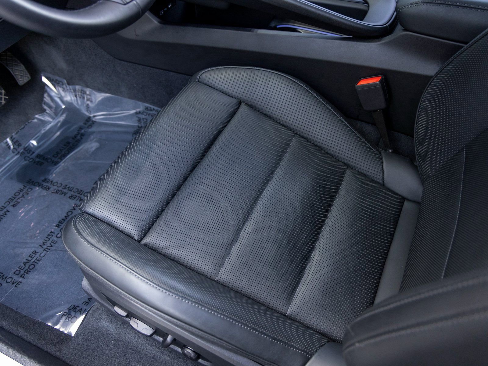 Certified 2025 Porsche Macan 4 Electric image 25