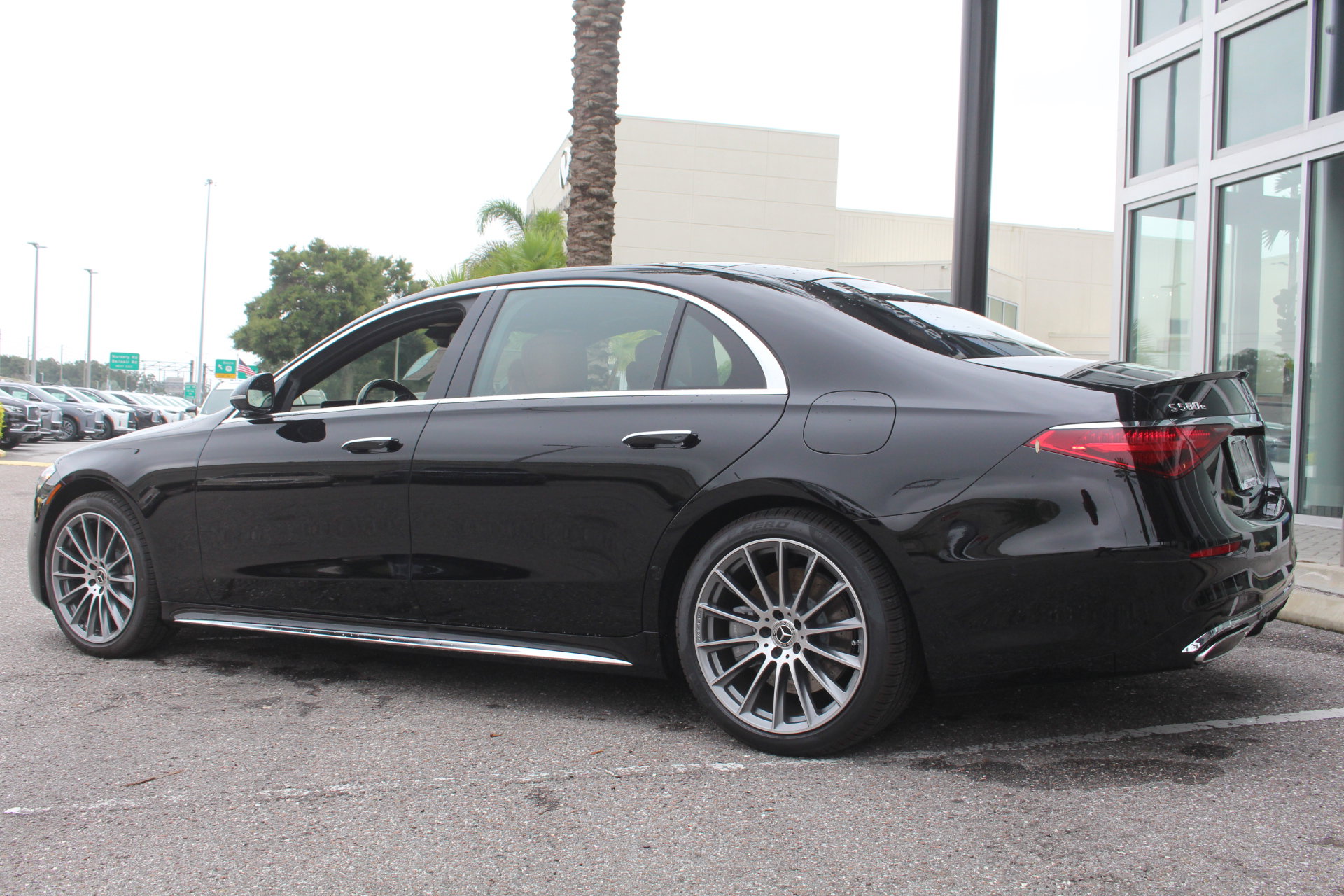 New 2026 Mercedes-Benz S 580e 4MATIC Sedan image 4