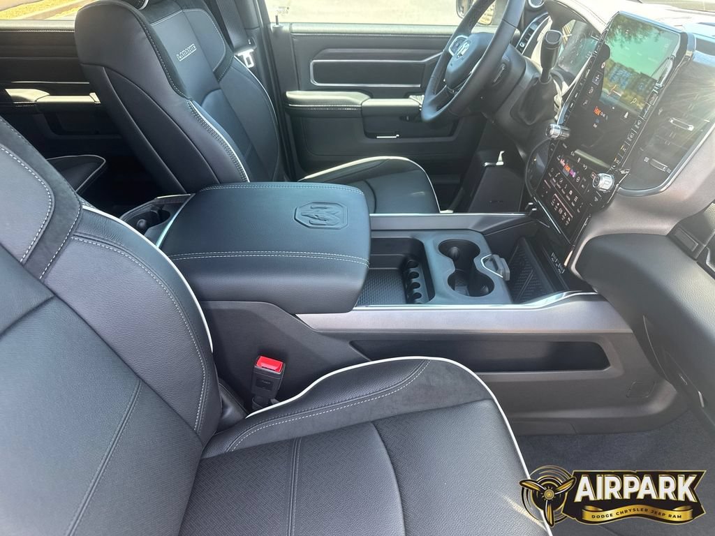 New 2026 RAM 2500 Laramie AWD/4WD image 12