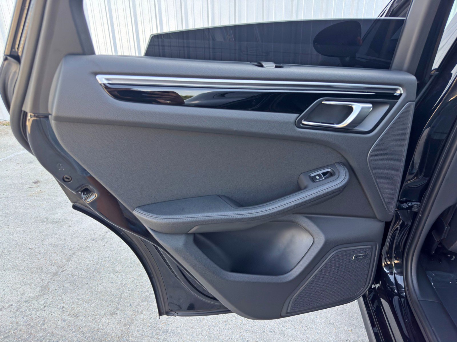 Used 2024 Porsche Macan image 41