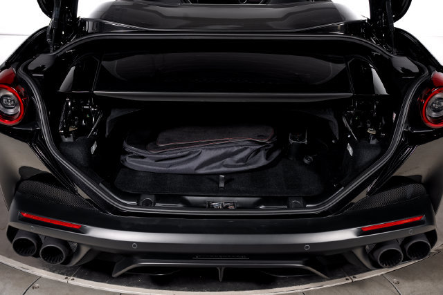 Certified 2020 Ferrari Portofino RWD image 9