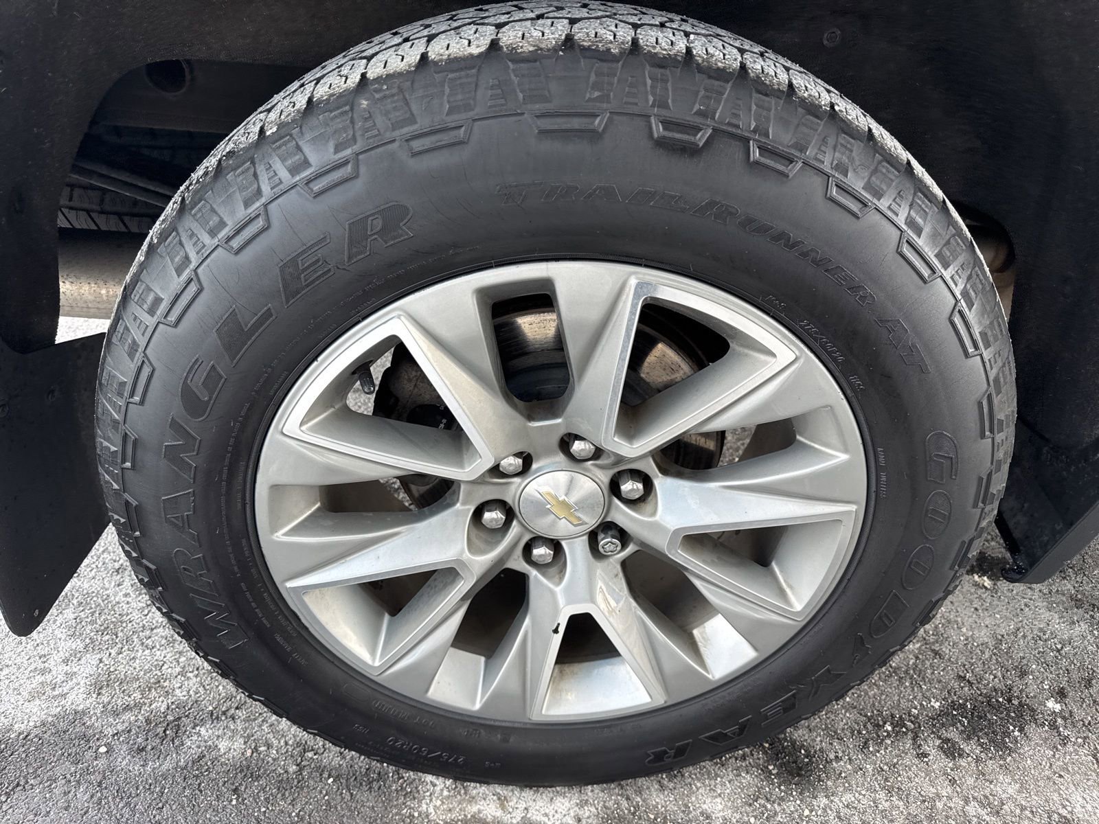 Used 2021 Chevrolet Silverado 1500 High Country w/ Technology Package image 12