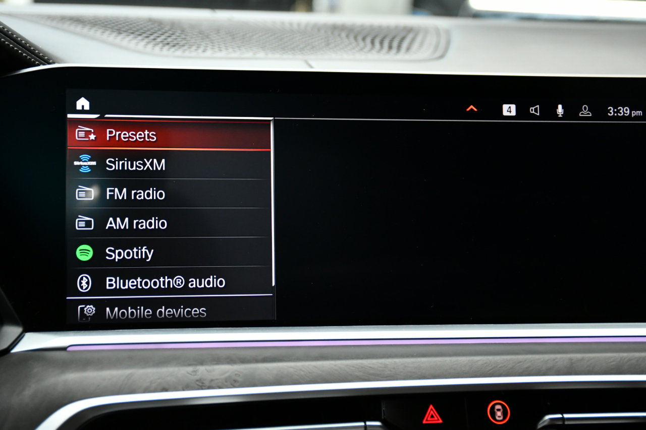 Used 2022 BMW X7 M50i w/ Executive Package image 53