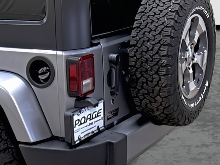 Used 2018 Jeep Wrangler Unlimited Sahara AWD/4WD image 10
