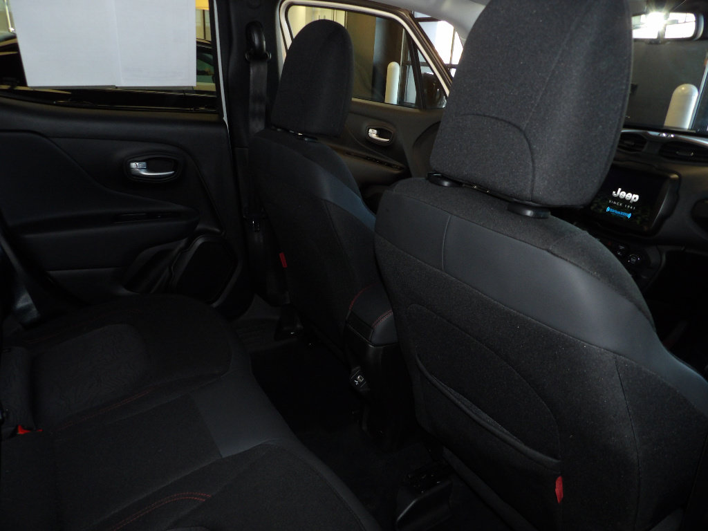 Used 2023 Jeep Renegade Trailhawk AWD/4WD image 16