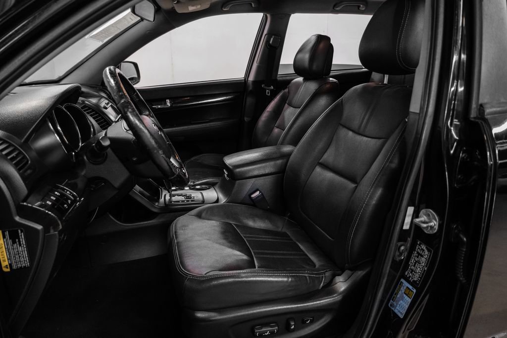 Used 2012 Kia Sorento EX w/ EX V6 Premium Pkg image 30