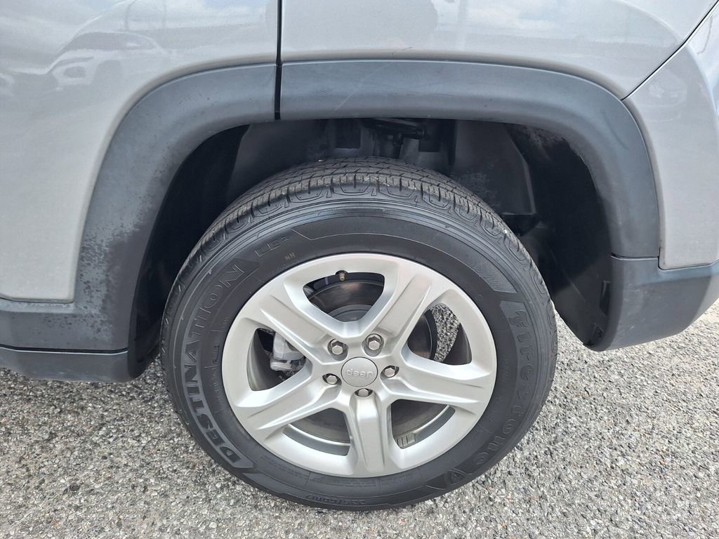 Used 2023 Jeep Compass Sport image 24