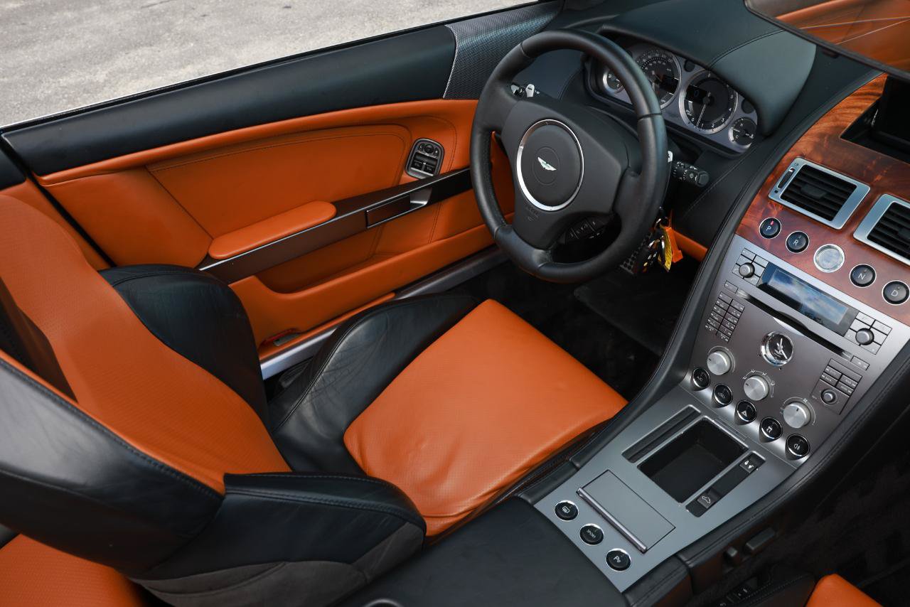 Used 2006 Aston Martin DB9 Volante RWD image 16