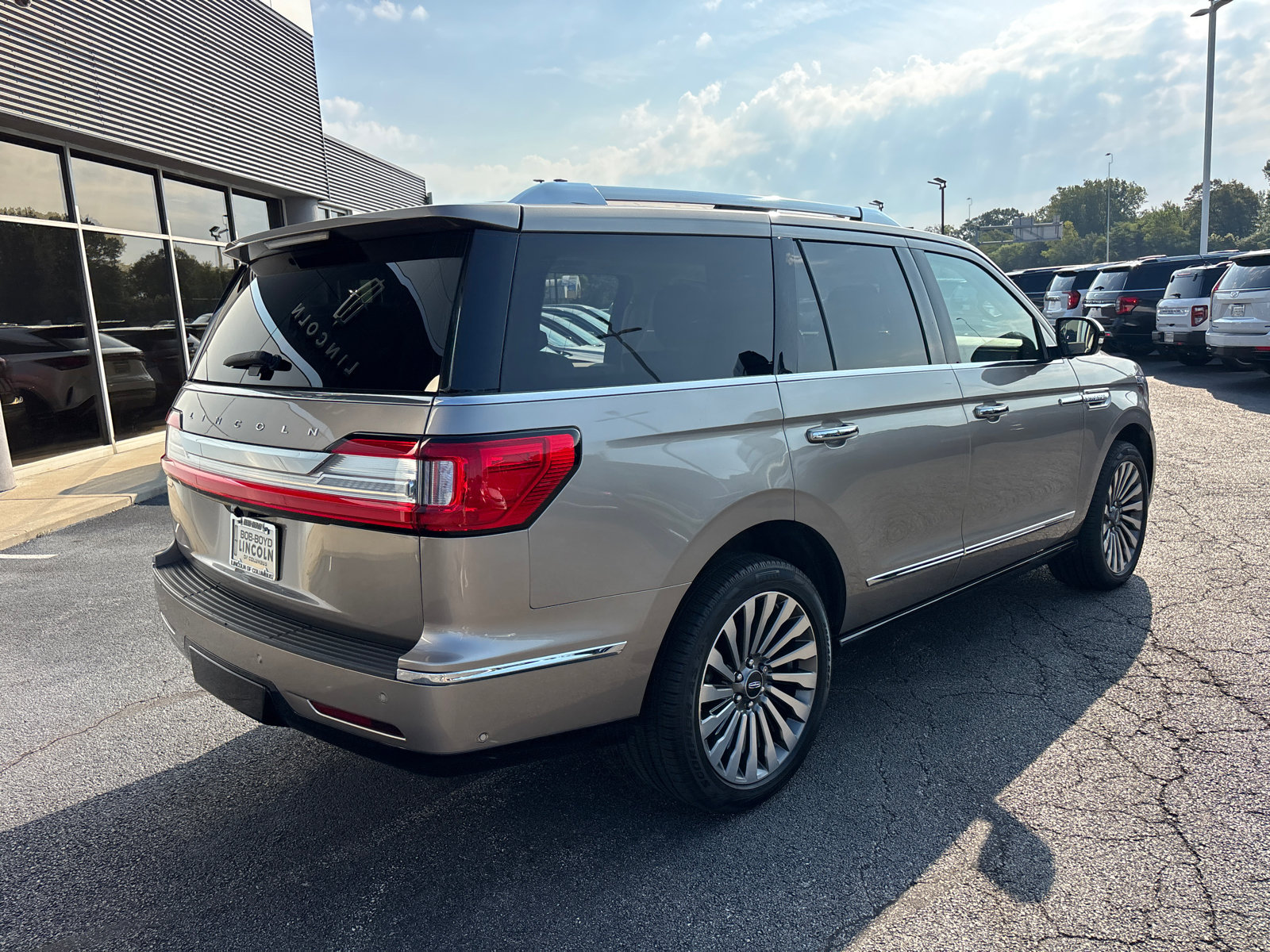 Used 2019 Lincoln Navigator Reserve AWD/4WD image 7