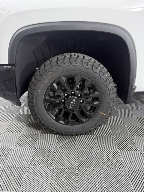 New 2026 Chevrolet Silverado 3500 LT image 8