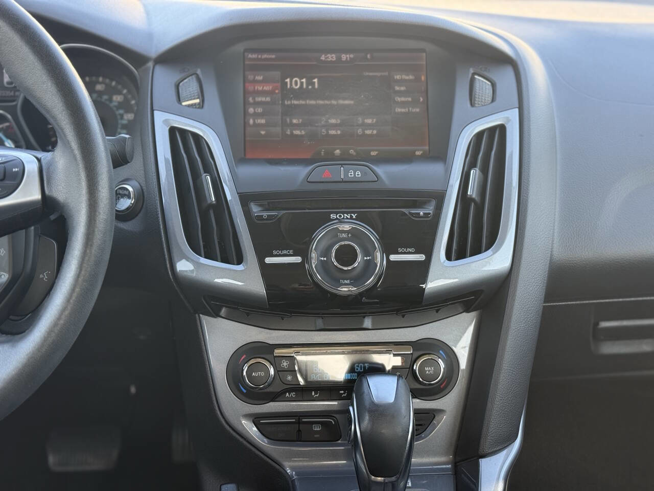 Used 2013 Ford Focus Titanium w/ Titanium Handling Pkg FWD image 17