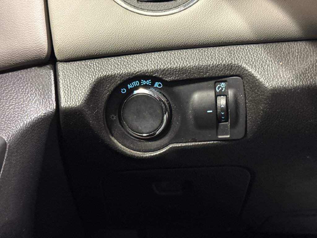 Used 2014 Chevrolet Cruze LT w/ Technology Package FWD image 18