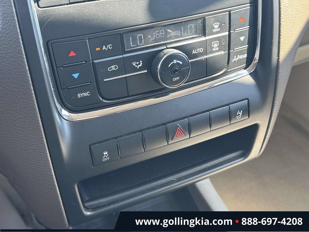Used 2013 Dodge Durango SXT AWD/4WD image 25