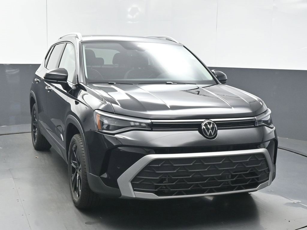 New 2025 Volkswagen Taos SE image 2