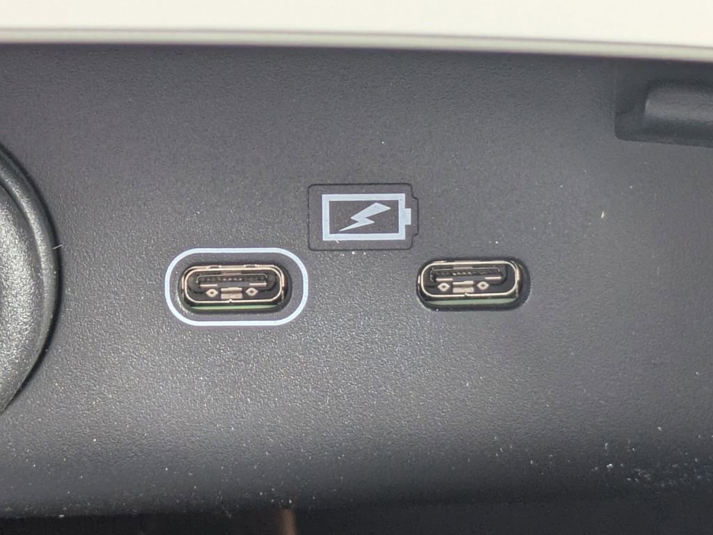 New 2025 Volvo XC40 B5 Plus w/ Climate Package image 23