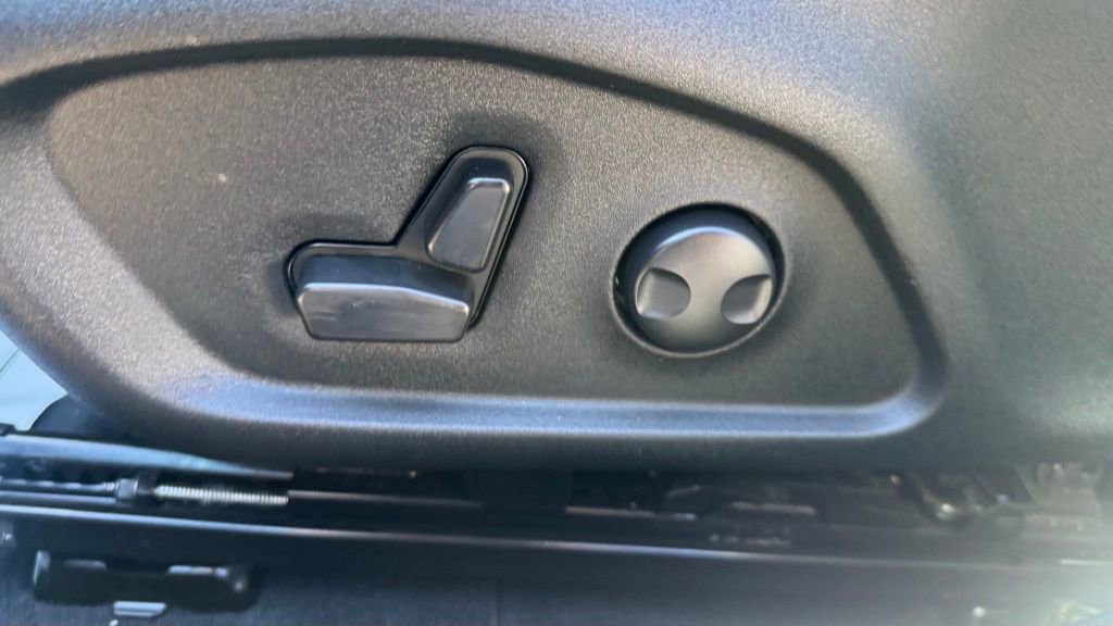 Used 2023 Jeep Compass Limited image 15