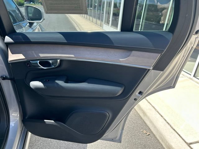 Certified 2025 Volvo XC90 B5 Plus AWD/4WD image 12