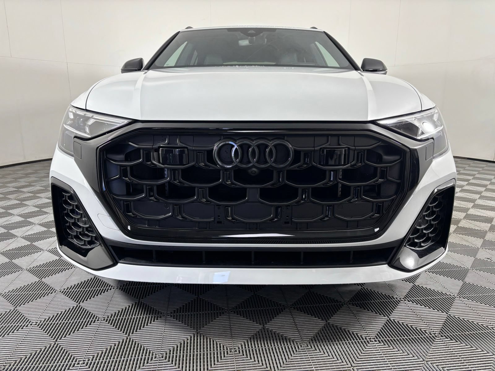 New 2026 Audi SQ8 Prestige AWD/4WD image 3