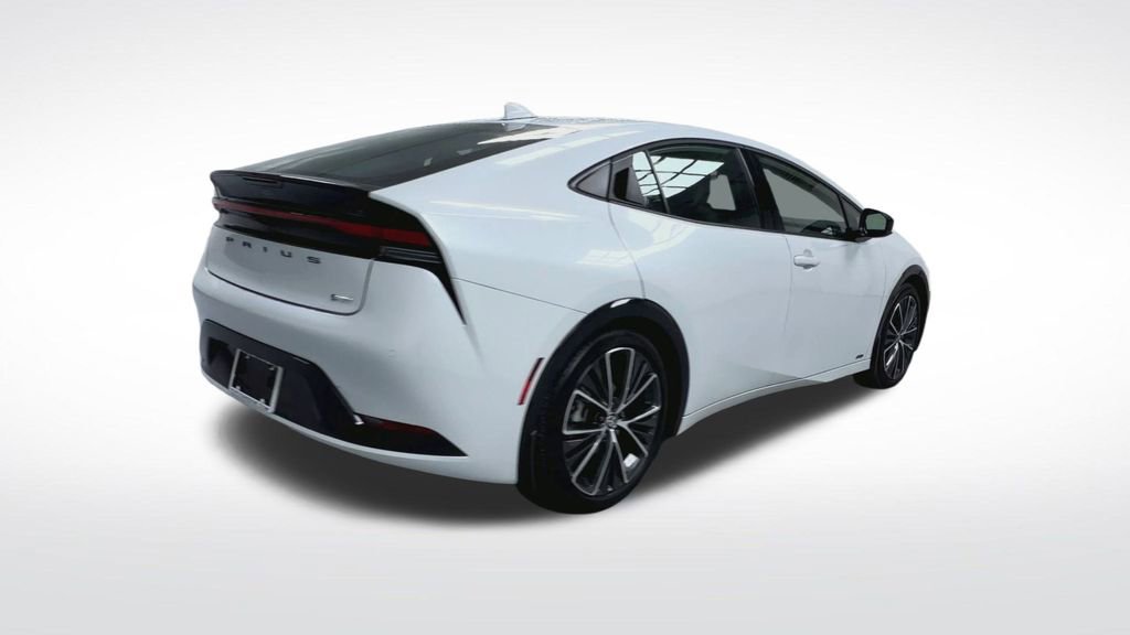 Used 2024 Toyota Prius XLE image 19