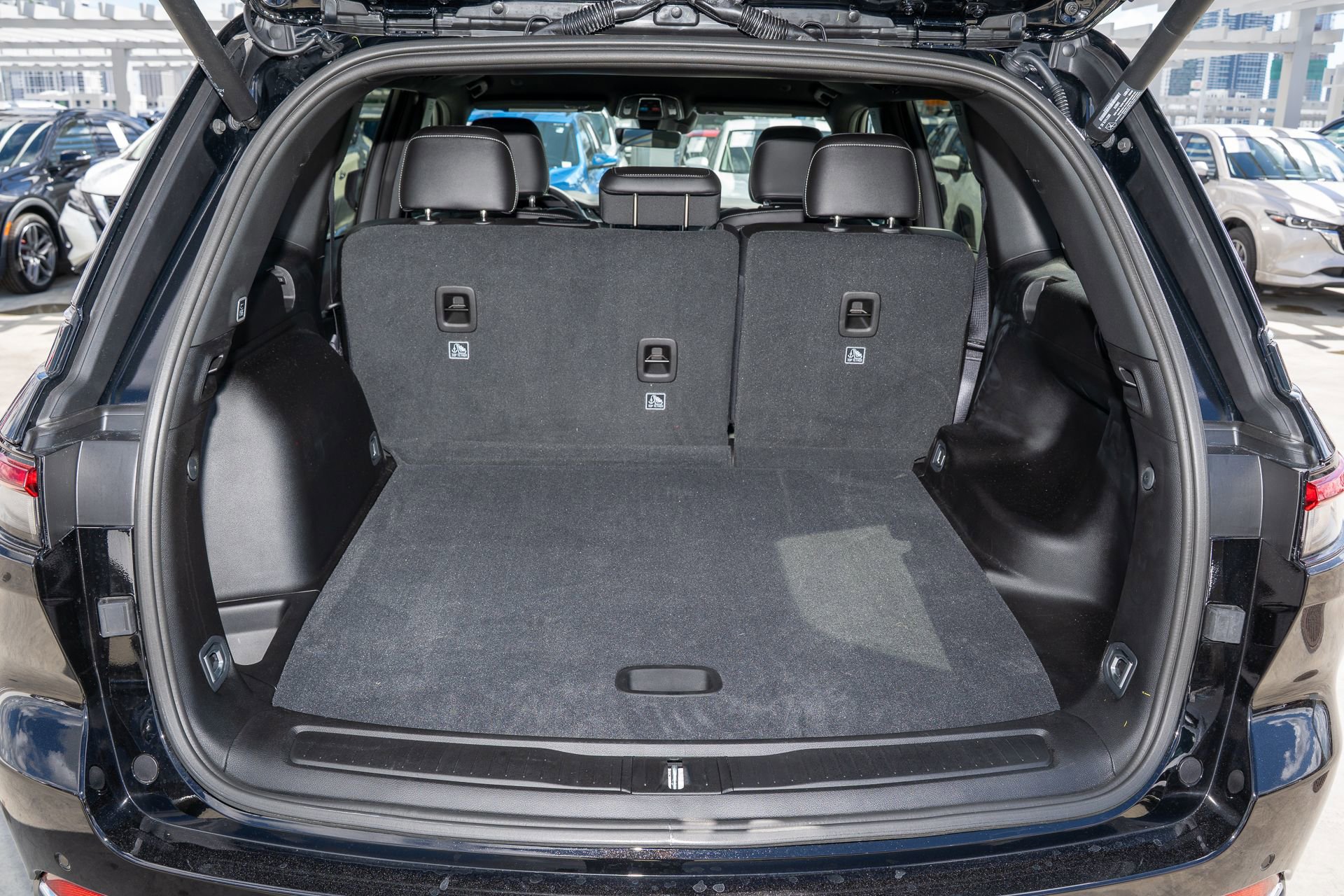 Used 2025 Jeep Grand Cherokee Limited image 10