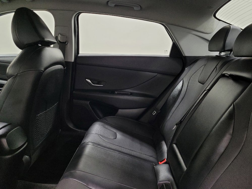Used 2021 Hyundai Elantra Limited FWD image 18