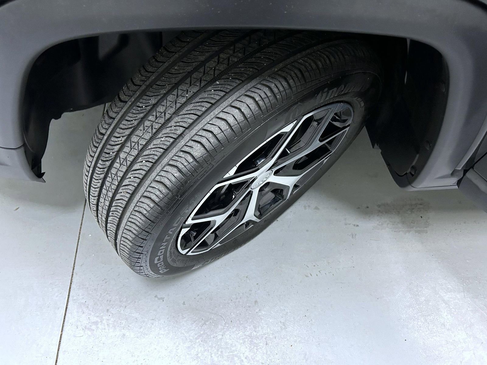 Used 2024 Jeep Compass Limited image 23