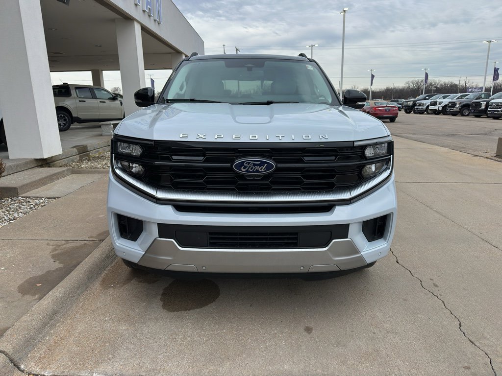 New 2026 Ford Expedition Platinum w/ Driver's Package image 8