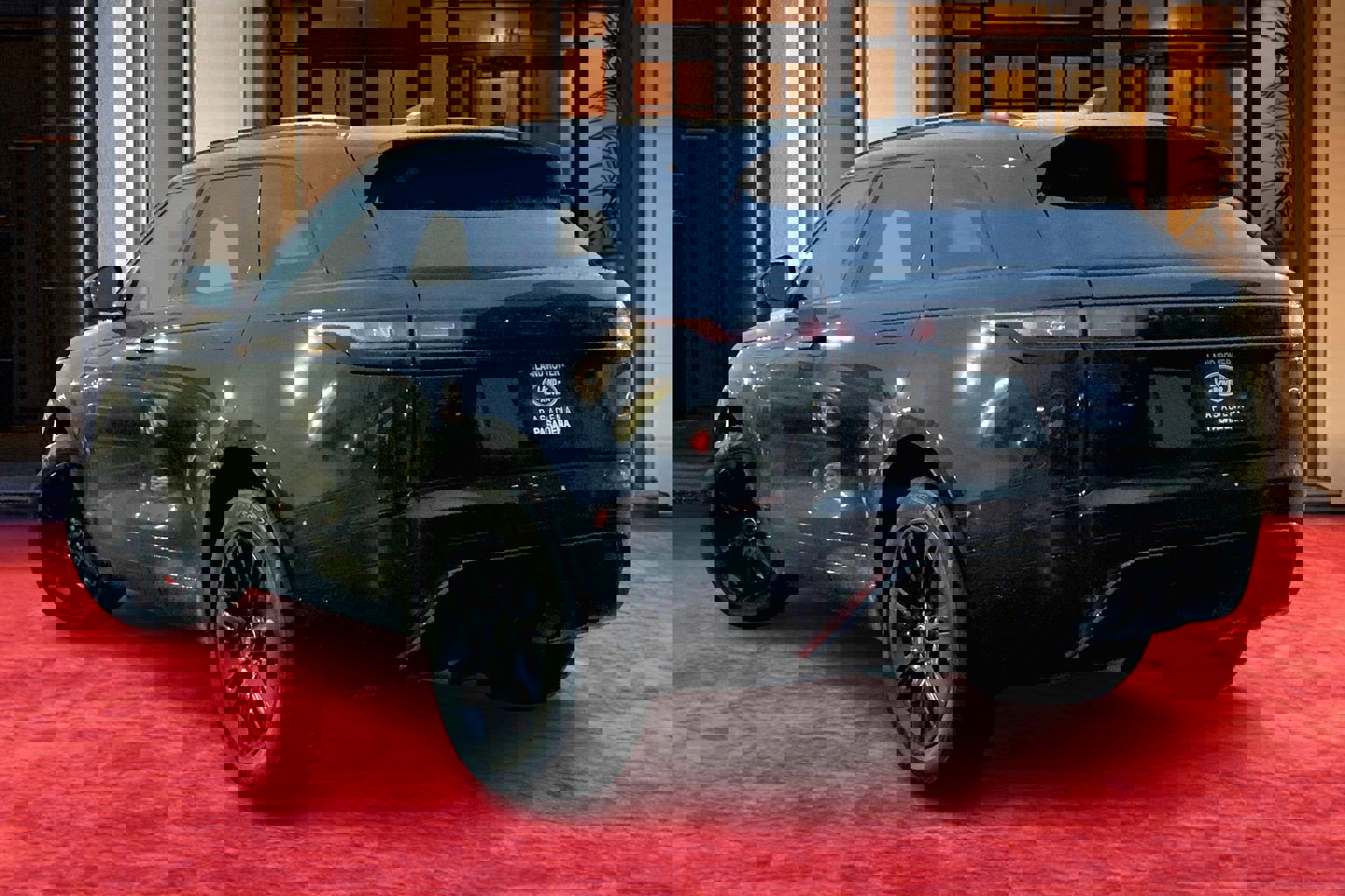 Used 2021 Land Rover Range Rover Velar R-Dynamic S image 6