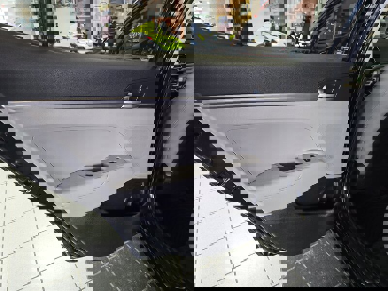 Used 2017 Hyundai Elantra SE image 10