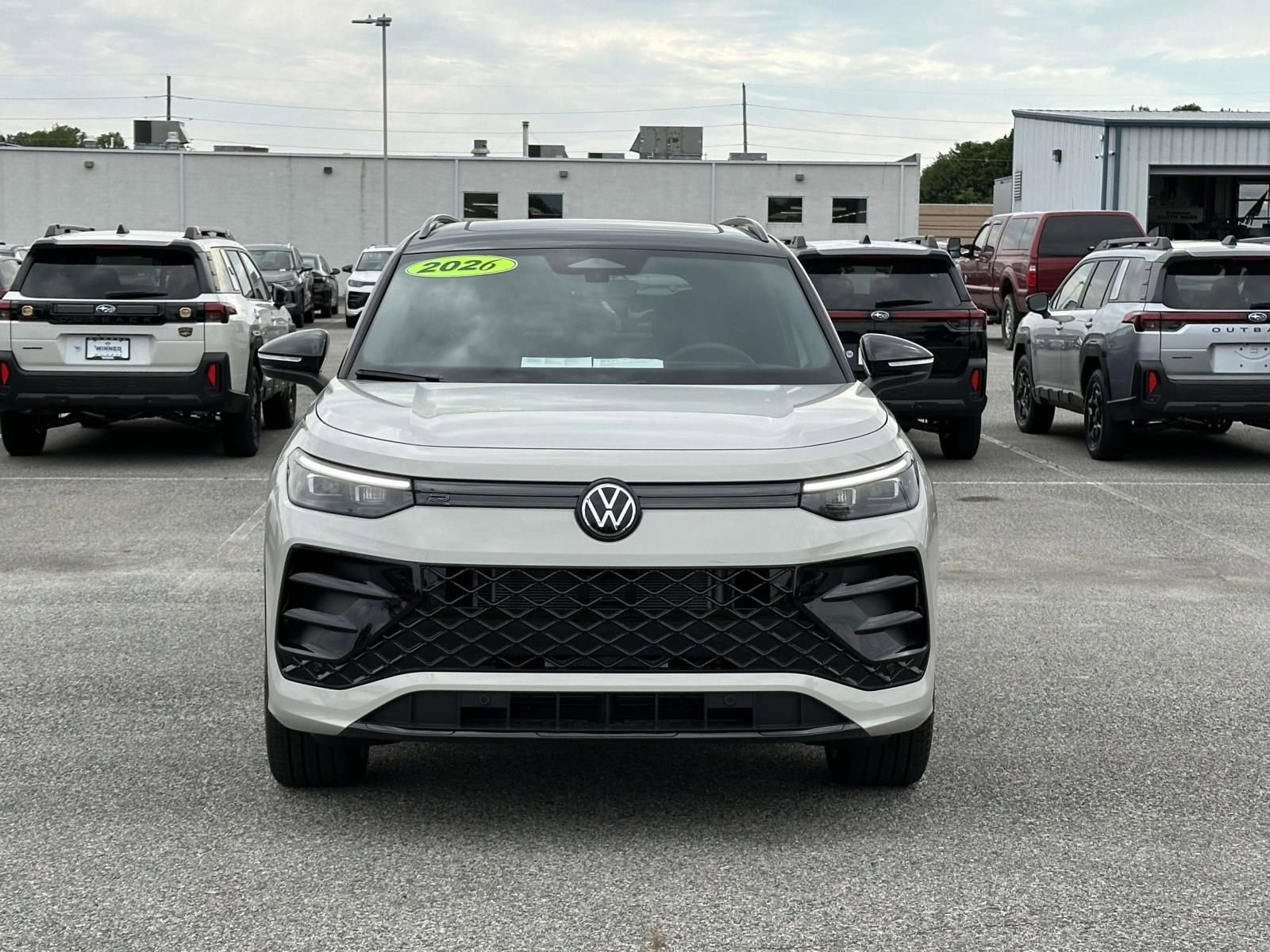 Used 2026 Volkswagen Tiguan SE R-Line AWD/4WD image 8